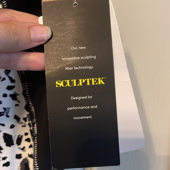 Athleta NWT Printed Stealth TruCool Capri - Picture 10 of 12